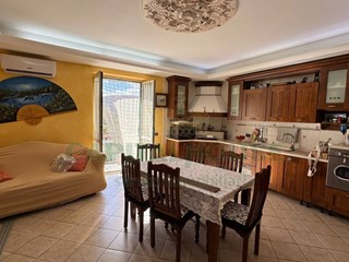 Quadrilocale in Vendita a Mugnano del Cardinale, 108'000€, 110 m²