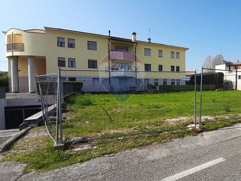 Terreno edificabile in Vendita a Susegana, 180'000&euro;, 891 m²