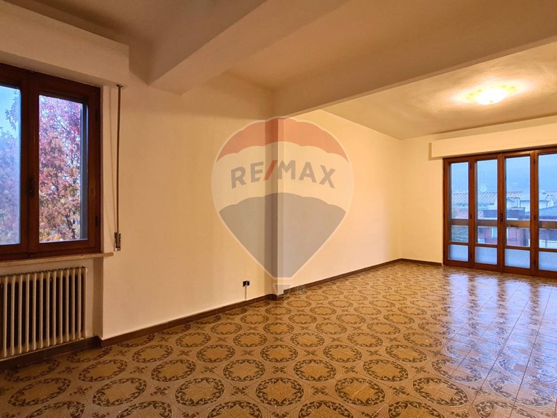 Appartamento in Vendita a Buti, 128'000&euro;, 127 m²