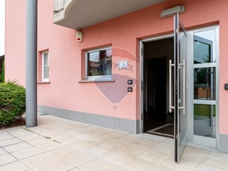 Ufficio in Vendita a Almenno San Bartolomeo, 130'000&euro;, 104 m²