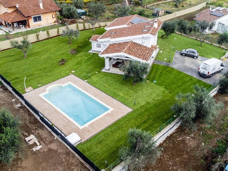Villa in Affitto a Formello, 2'900€, 171 m²