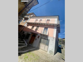 Casa Indipendente in Vendita a Campochiaro, 25'000€, 100 m²