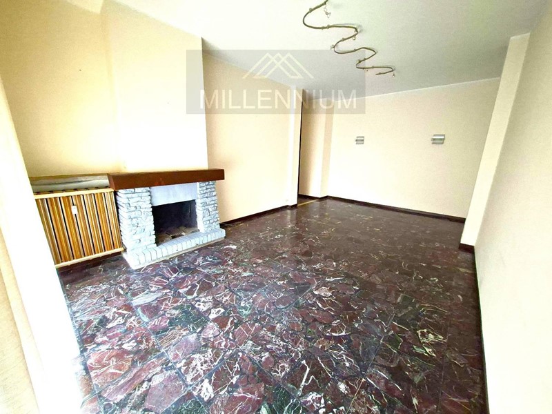 Trilocale in Affitto a Arona, 900€, 100 m²