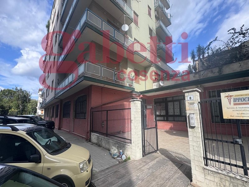 Quadrilocale in Vendita a Cosenza, 170'000€, 330 m²