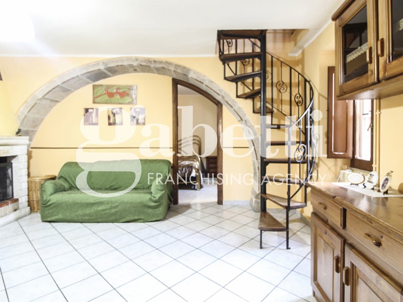 Trilocale in Vendita a Alfedena, 85'000€, 90 m², arredato