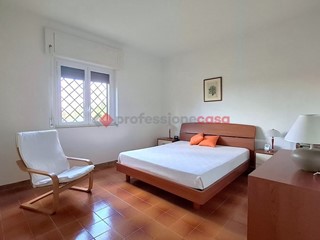 Villa bifamiliare in Vendita a Aprilia, 109'000&euro;, 75 m²