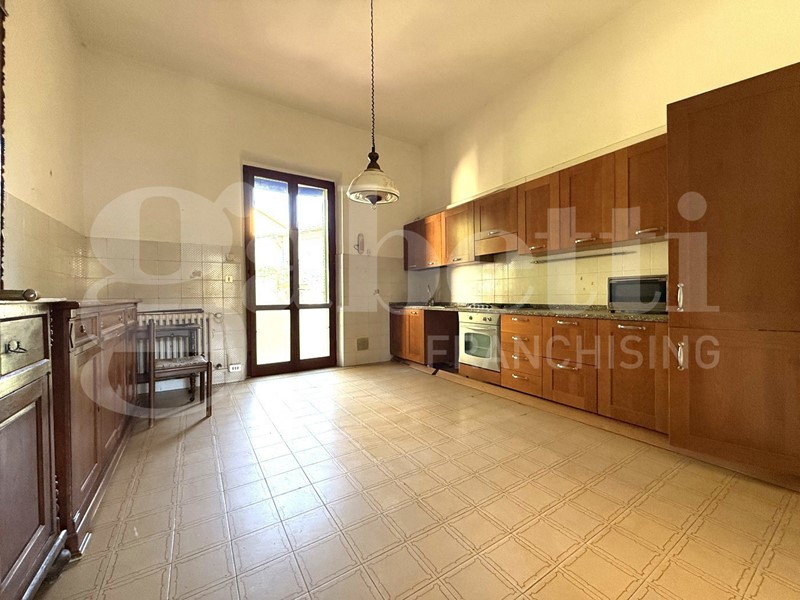 Appartamento in Vendita a Palaia, 85'000€, 100 m²