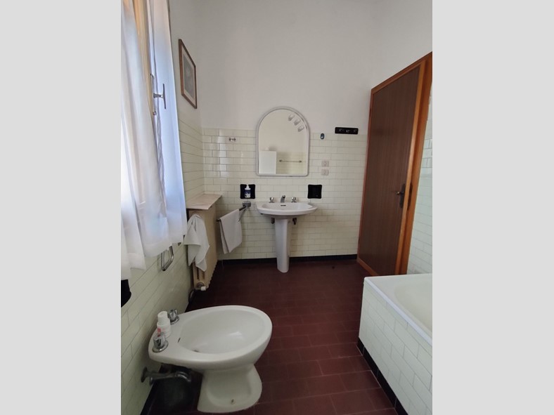 Appartamento in Vendita a Adria, 50'000€, 140 m², arredato