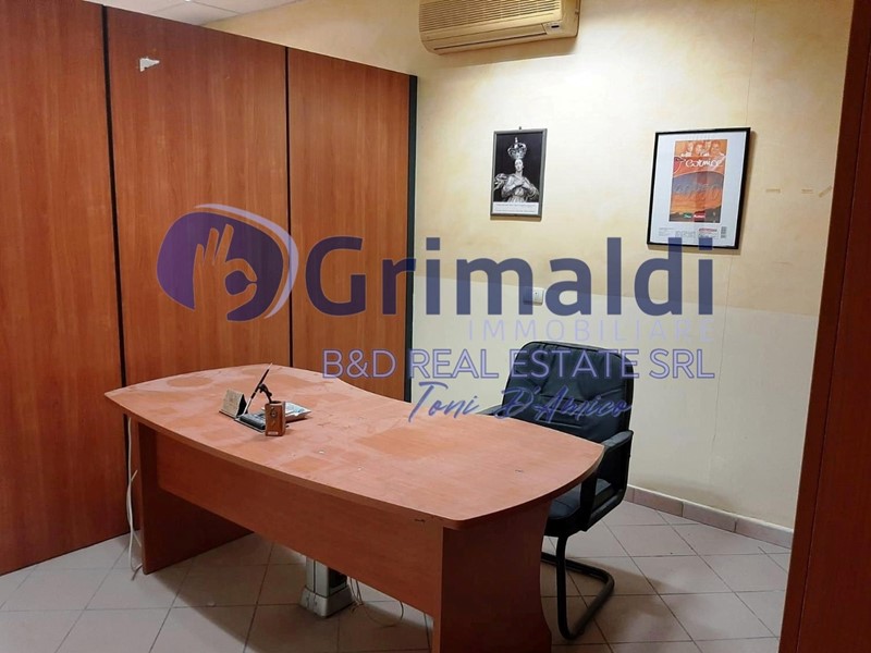 Ufficio in Vendita a Bagheria, 45'000&euro;, 80 m²