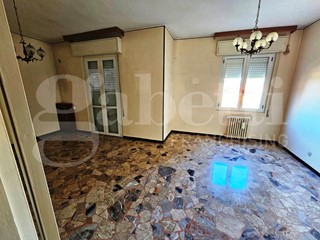 Trilocale in Vendita a Brescia, 128'000€, 107 m²
