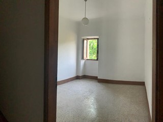 Casa Indipendente in Vendita a Roccafluvione, 68'000&euro;, 168 m²