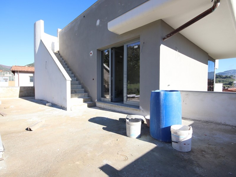 Villa in Vendita a Capannori, 480'000&euro;, 300 m², con Box