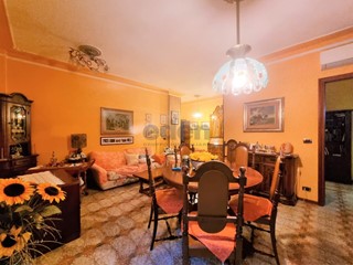 Quadrilocale in Vendita a Modena, zona Villaggio Giardino, 195'000€, 100 m², con Box