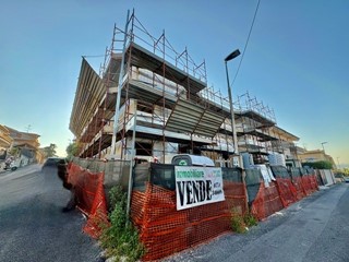 Trilocale in Vendita a Guidonia Montecelio, zona Guidonia, 210'000&euro;, 70 m²