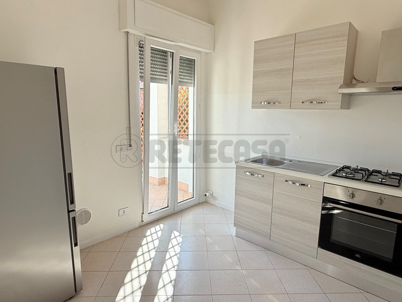 Appartamento in Affitto a Vicenza, 600€, 89 m², con Box