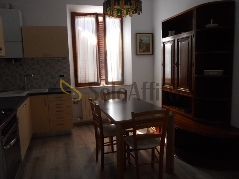 Quadrilocale in Affitto a Siena, zona Costalpino, 750€, 72 m², arredato