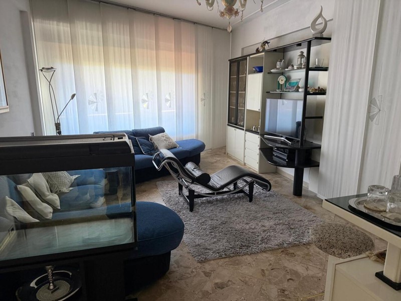 Casa Indipendente in Vendita a Carrara, 720'000€, 720 m²