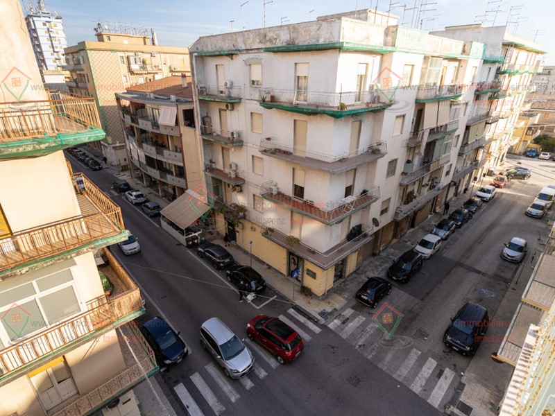 Appartamento in Vendita a Siracusa, zona Tisia Tica Zecchino, 105'000€, 139 m², arredato