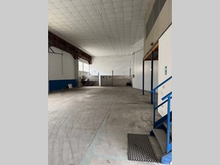 Capannone in Affitto a Massa, 3'100€, 460 m²