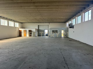 Capannone in Vendita a Bovolone, 195'000€, 700 m²