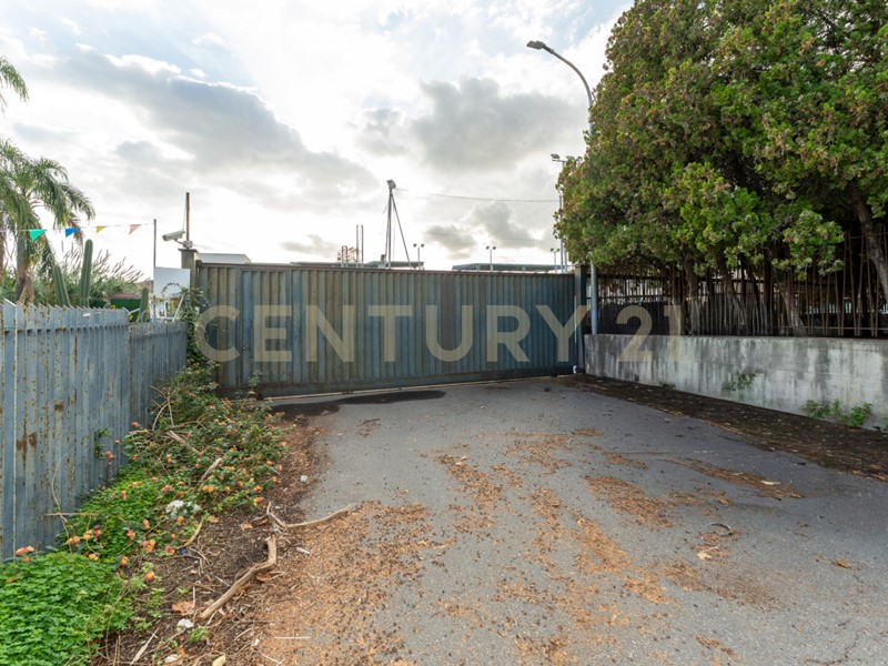 Immobile commerciale in Vendita a Aci Castello, 850'000&euro;, 1400 m²