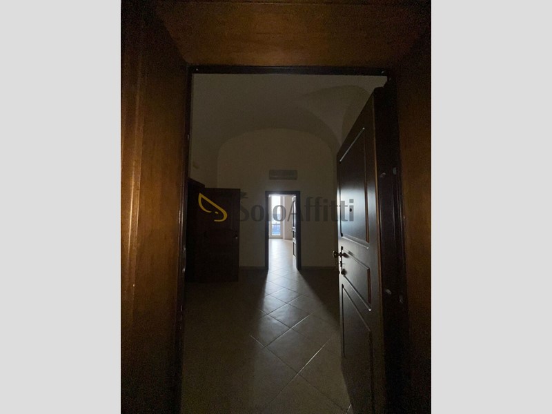 Ufficio in Affitto a Barletta, zona Centro, 2'700&euro;, 300 m²