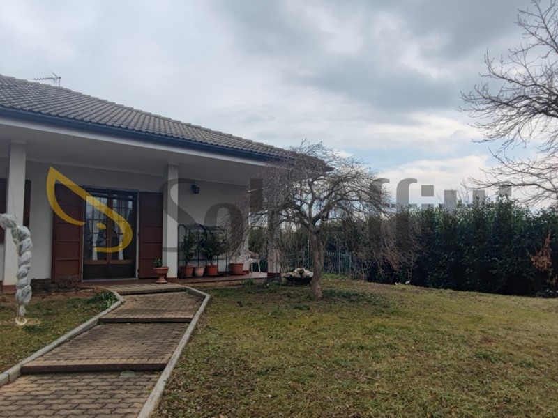 Villa in Affitto a Orbassano, 1'200&euro;, 120 m², arredato