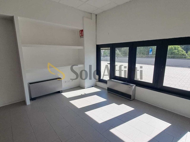 Ufficio in Affitto a Siena, zona Cerchiaia Massettana Romana, 1'000€, 65 m²