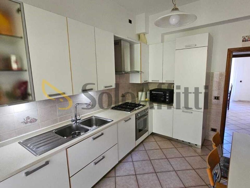 Appartamento in Affitto a Siena, zona San Prospero, 1'000€, 90 m², arredato