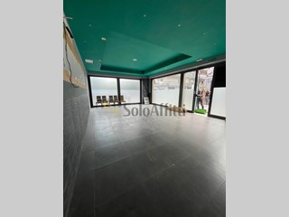 Capannone in Affitto a Frosinone, 900€, 60 m²