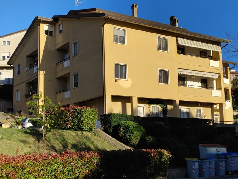Trilocale in Vendita a Magione, 95'000€, 75 m², con Box