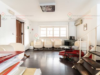 Trilocale in Vendita a Siracusa, zona Adda Gelone Timoleonte, 55'000€, 55 m²