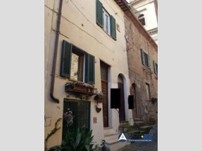 Trilocale in Vendita a Capranica, 36'000&euro;, 94 m²