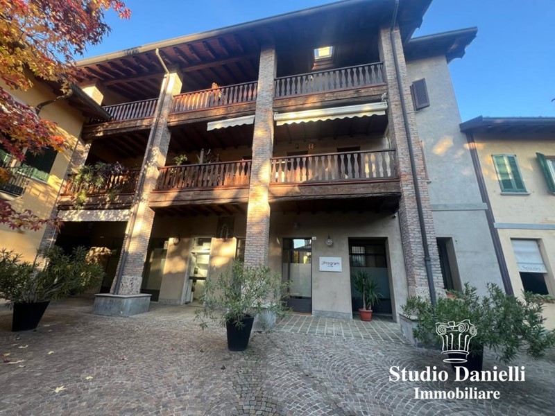 Ufficio in Vendita a Carate Brianza, 104'000&euro;, 50 m²