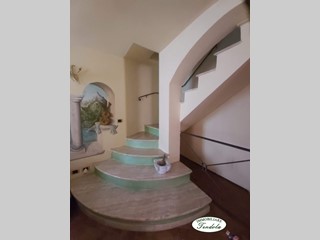 Casa Indipendente in Vendita a Fosdinovo, 175'000€, 160 m²