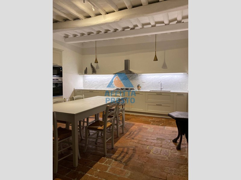 Casa Indipendente in Affitto a Montespertoli, 400 m²