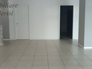 Immobile commerciale in Affitto a San Benedetto del Tronto, 1'900€, 200 m²