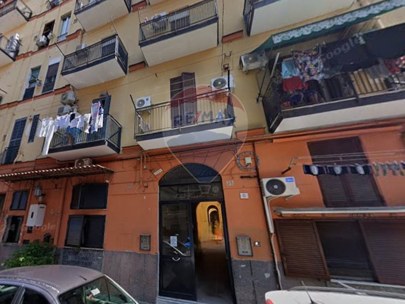 Bilocale in Vendita a Napoli, 149'000€, 64 m²