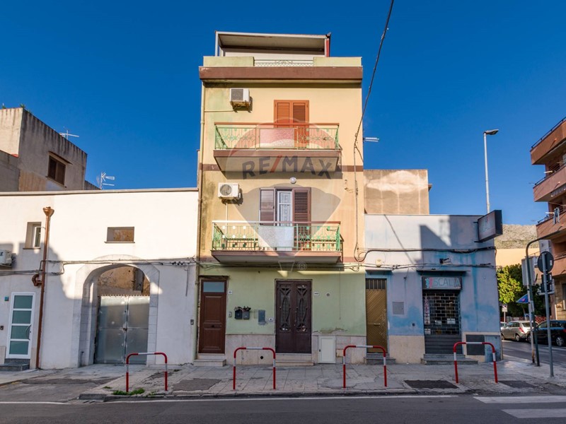Quadrilocale in Vendita a Palermo, 105'000€, 115 m²