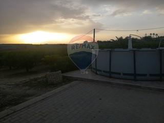 Attività commerciale in Vendita a Caltagirone, 600'000&euro;, 110 m², con Box