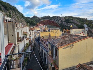 Casa Semi Indipendente in Vendita a Motta Camastra, 45'000&euro;, 70 m²