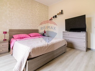 Appartamento in Vendita a Fiumefreddo di Sicilia, 100'000€, 180 m²