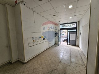Immobile commerciale in Vendita a Salerno, 130'000&euro;, 45 m²