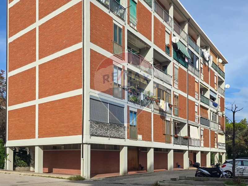 Appartamento in Vendita a Pescara, 65'000€, 87 m²