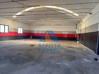Capannone in Affitto a Santa Croce sull'Arno, 3'000&euro;, 650 m²