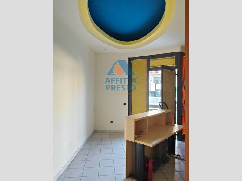 Attività commerciale in Affitto a Vinci, 125 m²