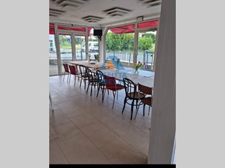 Attività commerciale in Affitto a Cerreto Guidi, 850&euro;, 90 m²