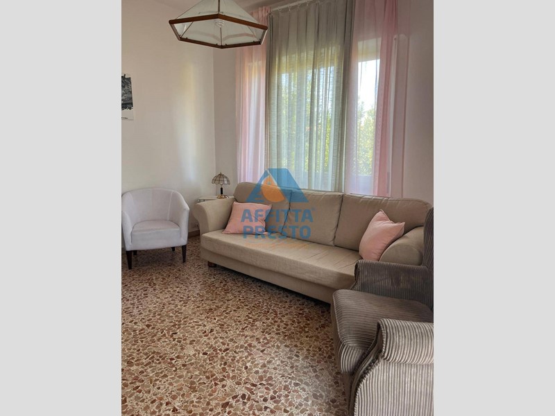 Quadrilocale in Affitto a Forte dei Marmi, 750&euro;, 70 m²