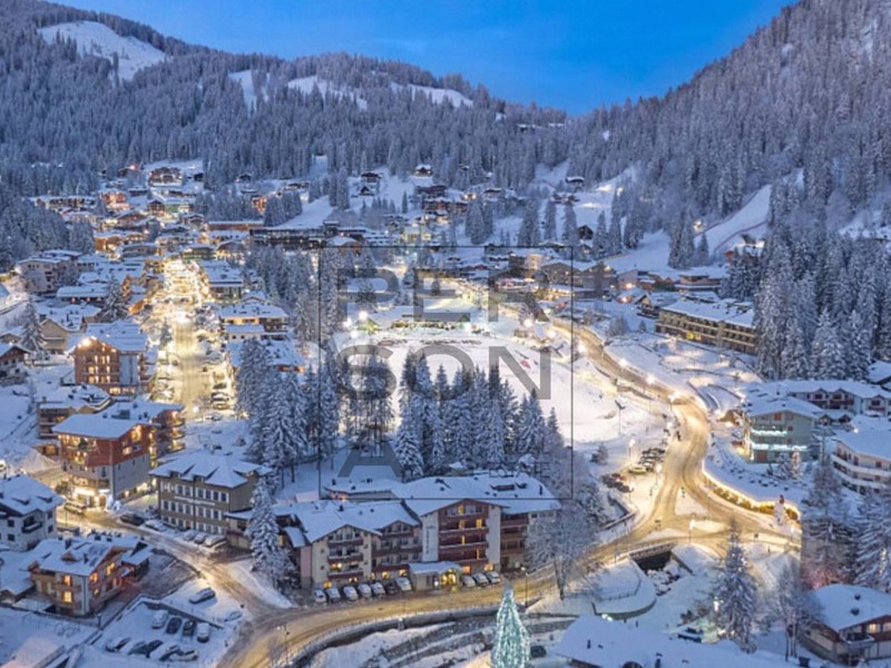 Attività commerciale in Vendita a Pinzolo, 160'000€, 50 m²