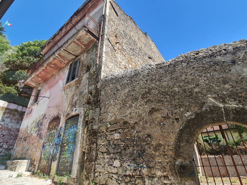 Appartamento in Vendita a Sora, 95'000&euro;, 270 m²